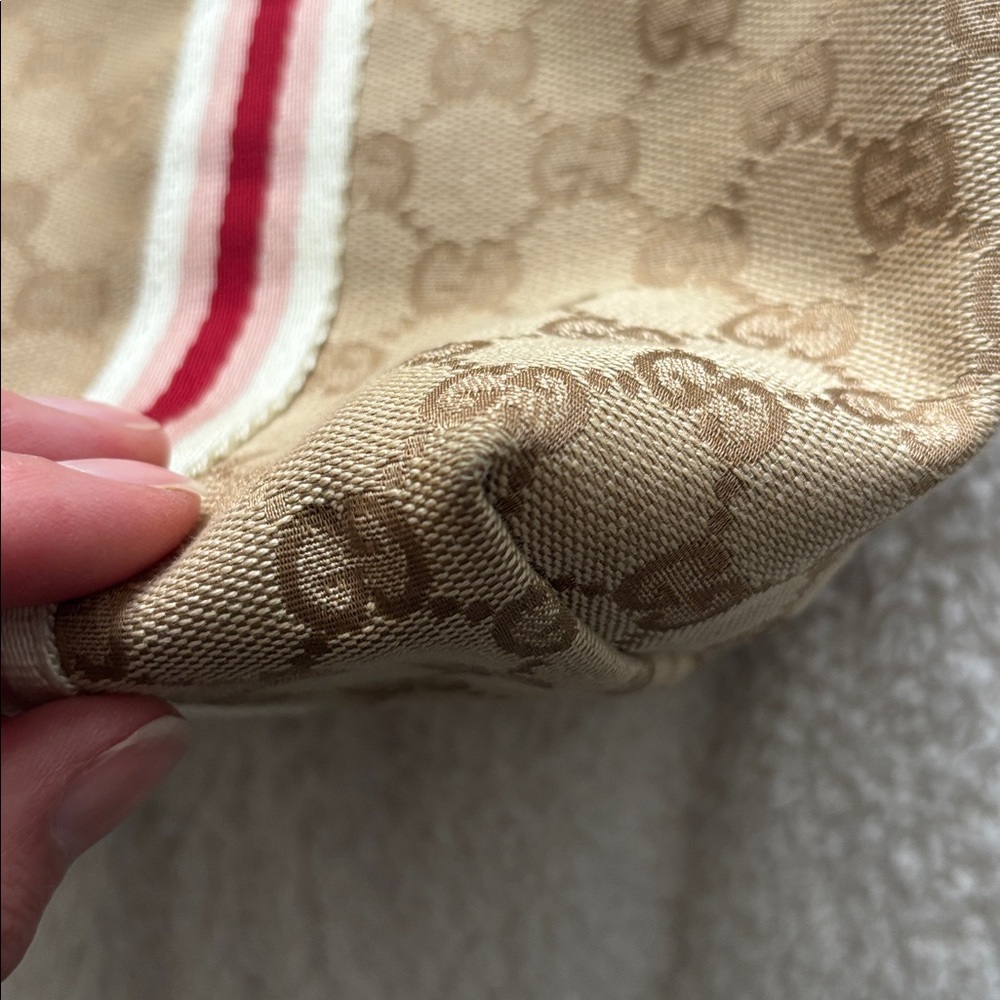 Gucci Beige and White Tote Bag with Starfish Charm EUC! - Picture 14 of 14